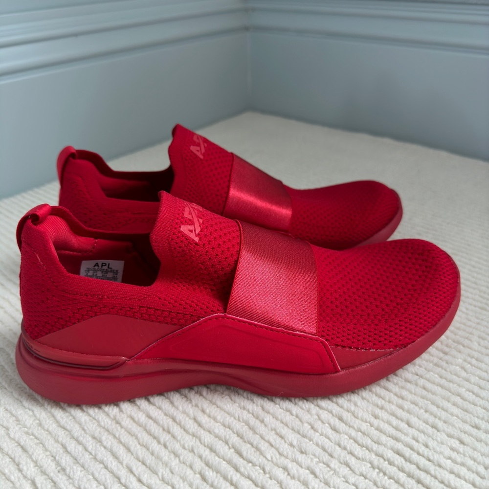 New APL Techloom Bliss Red Shoes Size 8